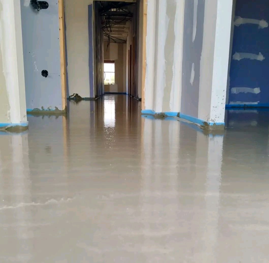 Recrescut de morter autonivellant fluid